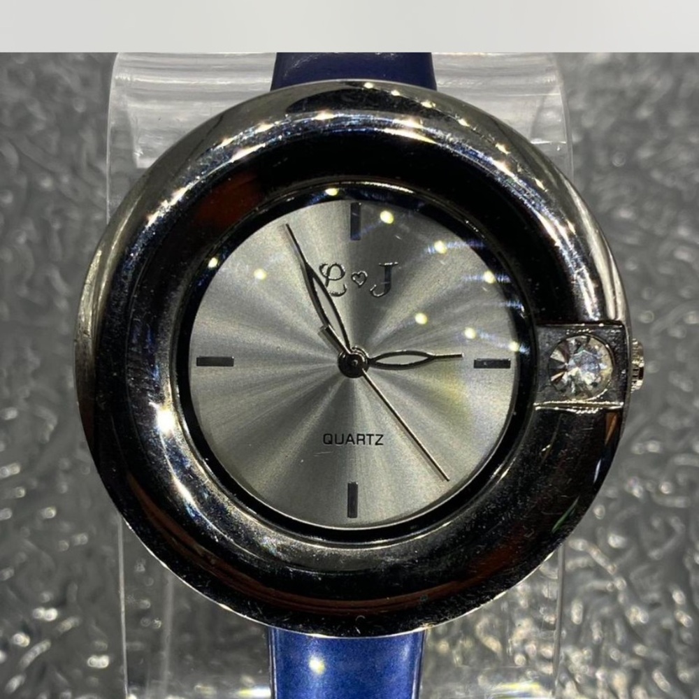 Designer ^^^Silver / Electric Blue Quartz watch *** - Picture 8 of 8